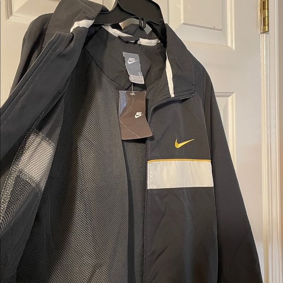 Men’s Black Nike Jacket Size Large. New - Picture 4 of 4